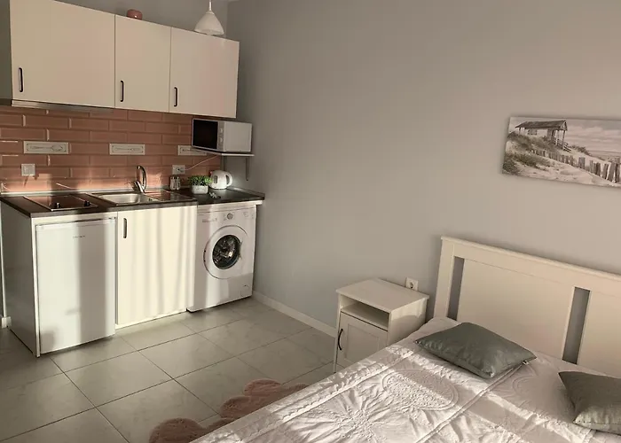 Apartment By The Sea *